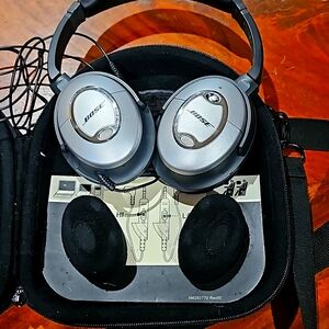 BOSE Acoustic Noise Canceling headphones